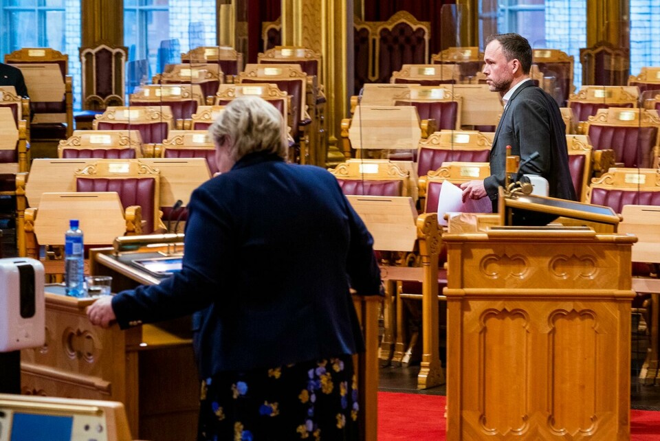 Statsminister Erna Solberg (t.v.) og SV-leder Audun Lysbakken under Stortingets spørretime onsdag. Foto: Håkon Mosvold Larsen/NTB Oslo 20210120.
Leder i Sosialistisk Venstreparti Audun Lysbakken og statsminister Erna Solberg (H) under Stortingets muntlige spørretime onsdag.
Foto: Håkon Mosvold Larsen / NTB