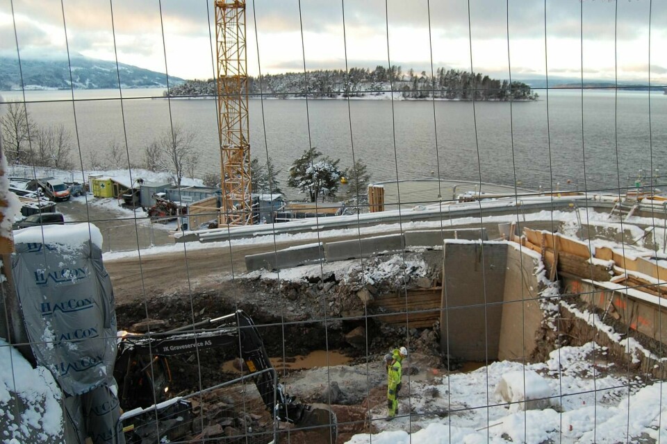Arbeidene på minnesmerket over ofrene fra Utøya er ikke ulovlig, slår Ringerike tingrett fast. Foto: Pierre-Henry Deshayes/NTB