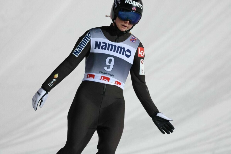 Som på bildet, Maren Lundby mangler ski.