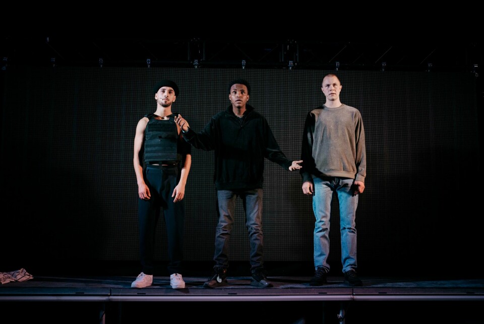 Yahya Hassans poesi går til scenen etter at Brageteatret kapret rettighetene til stykket Skuddsikker vest.