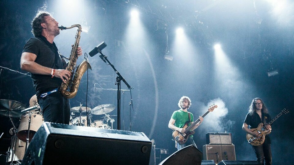 Møster på scenen med deler av Motorpsycho. FOTO: Markus Thorsen / Øya Møster på scenen med deler av Motorpsycho. FOTO: Markus Thorsen / Øya