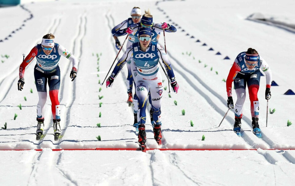 Maiken Caspersen Fall greide ikke å forsvare VM-tittelen fra Seefeld, men sikret sølvmedaljen bak svenske Jonna Sundling.