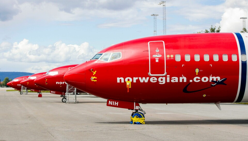 Norwegian-fly risikerer å bli stående på bakken fra lørdag morgen hvis pilotene ikke blir enige med flyselskapet om årets lønnsoppgjør.