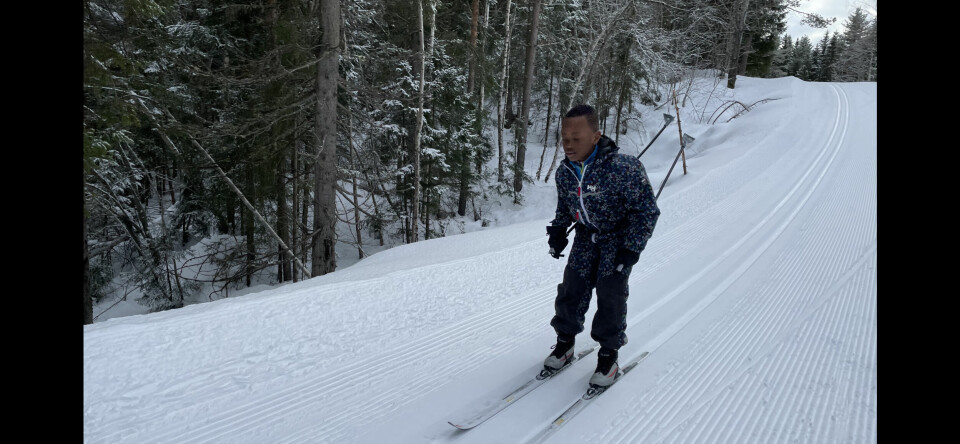 Samson suser ned bakkene i løypa ved MIF-hytta. Samson suser ned bakkene i løypa ved MIF-hytta.