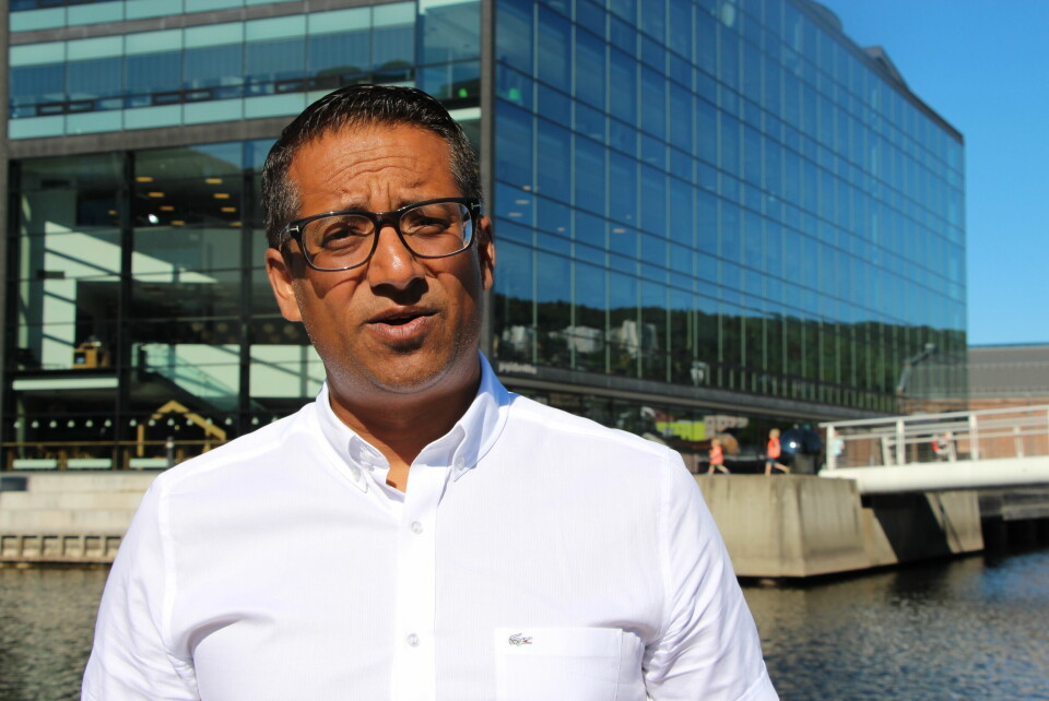 Tidligere varaordfører i Drammen, Yousuf Gilani har engasjert seg i å skape dialog mellom ulike religioner og nasjonaliteter, og har blant annet arrangert dialogmøte med den islamfiendtlige organisasjonen Sian. Yousuf Gilani.