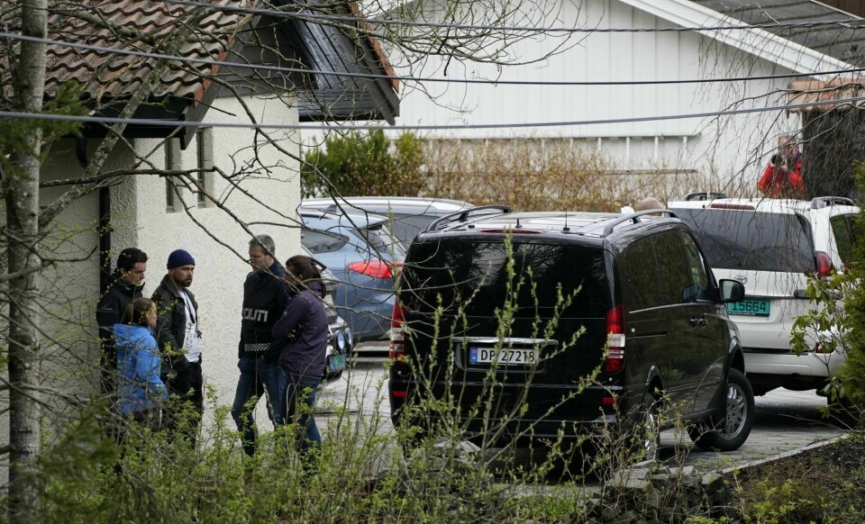 Politiet har sperret av boligen til ekteparet Hagen i Sloraveien 4 på Lørenskog tirsdag formiddag.