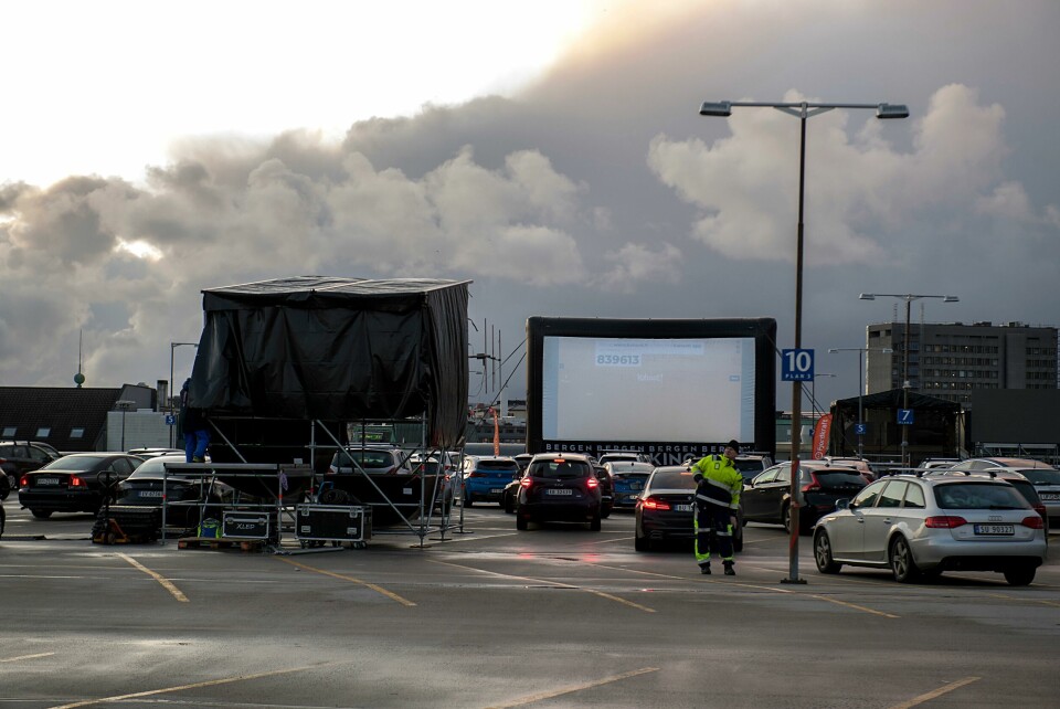 Bergen 20200403. På toppen av By Garasjen starter Bergen Kino Drive-In kino i påsken på grunn av koronasmitten. Første film som blir vist er 'Fremad'. De starter klokka 20.30, da er det mørkt. Det skal vises to filmer hver kveld.Foto: Marit Hommedal / NTB scanpix Bergen 20200403. På toppen av By Garasjen starter Bergen Kino Drive-In kino i påsken på grunn av koronasmitten. Første film som blir vist er 'Fremad'. De starter klokka 20.30, da er det mørkt. Det skal vises to filmer hver kveld.Foto: Marit Hommedal / NTB scanpix