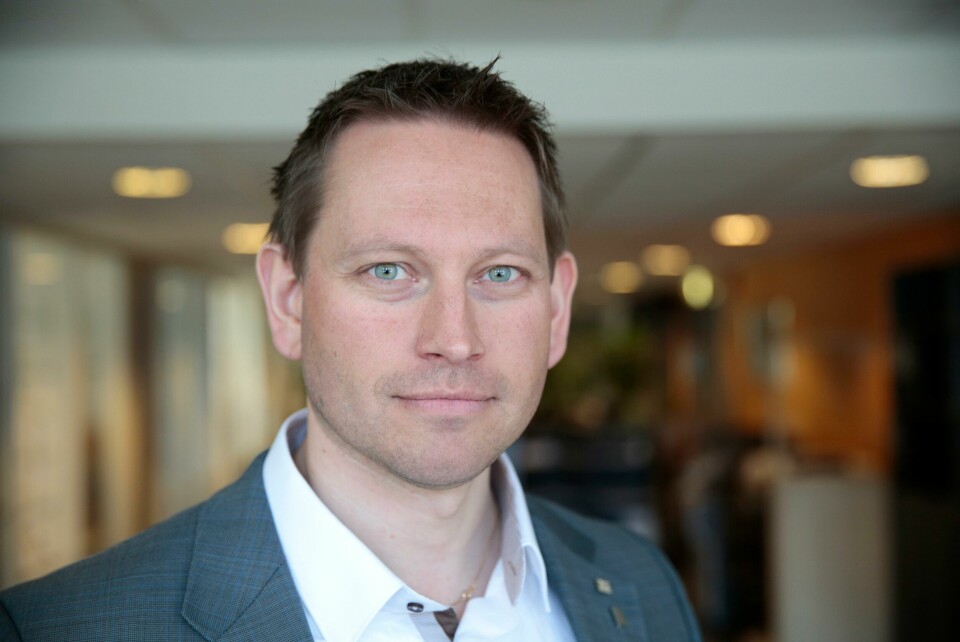 OSLO 20130408. Nestleder i YS-forbundet Parat, Vegard Einan, jobber for tidligere Ryanairansatte Alessandra Cocca. Alessandra Cocca mener seg usakelig oppsagt av flyselskapet og går til sak mot selskapet. Ys-forbundet parat støtter saken til den italienske kvinnen som bor i Norge og arbeidet fra Rygge flyplass i Østfold.Foto: Cornelius Poppe / NTB scanpix OSLO 20130408. Nestleder i YS-forbundet Parat, Vegard Einan, jobber for tidligere Ryanairansatte Alessandra Cocca. Alessandra Cocca mener seg usakelig oppsagt av flyselskapet og går til sak mot selskapet. Ys-forbundet parat støtter saken til den italienske kvinnen som bor i Norge og arbeidet fra Rygge flyplass i Østfold.
Foto: Cornelius Poppe / NTB scanpix