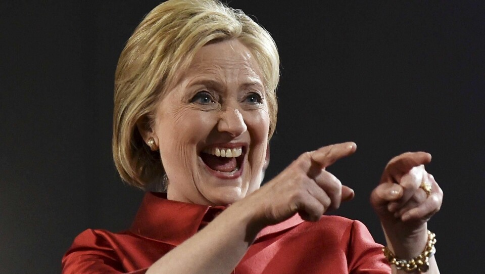 – Bernie Sanders' campaign is just baloney, sier Hillary Clinton før tirsdagens debatt.