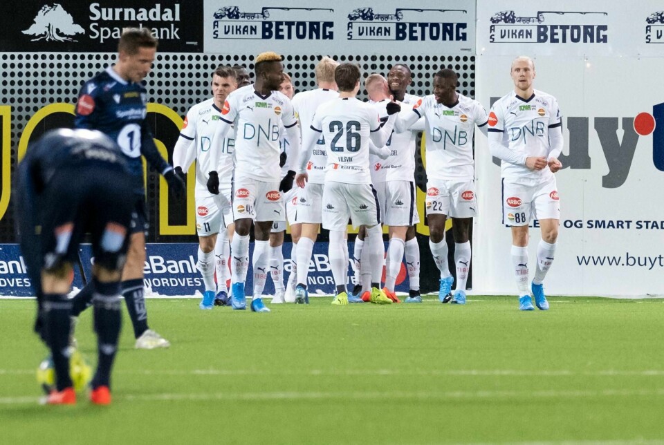 Norges Fotballforbund vil lytte til oppdaterte reiseråd fra myndighetene før de spikrer kampoppsettet og formatet for Eliteserien.