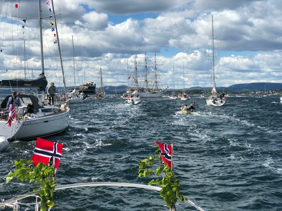 Oslo 20200517. Mange hadde tatt turen på fjorden denne 17. mai og deltok i båtkortesjen sammen med Christian Radich.Foto: Per-Helge Berg / NTB scanpix Oslo 20200517. Mange hadde tatt turen på fjorden denne 17. mai og deltok i båtkortesjen sammen med Christian Radich.Foto: Per-Helge Berg / NTB scanpix