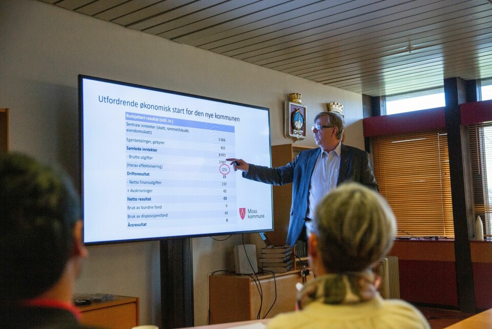 Årets første tertialrapport for Moss kommune er ingen lystelig lesing. Her fra framleggelsen av forslaget til budsjett, ved rådmann Hans Reidar Ness. Prosjektrådmann Hans Reidar Ness under framleggelsen av historiens første forslag til budsjett i nye Moss kommune.