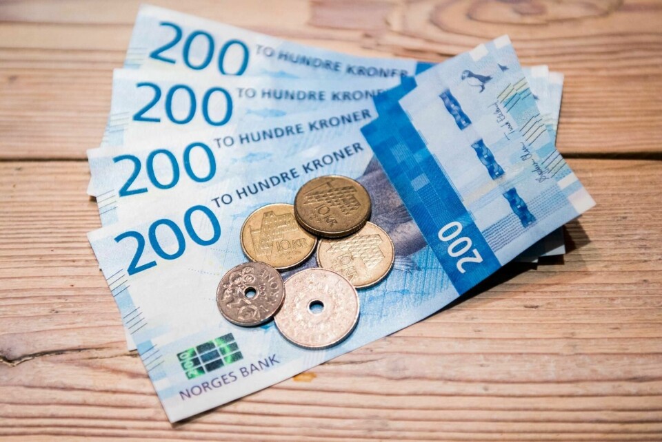 Matvareprisene falt med 3,4 prosent fra juli til august i år, mens de falt 1,0 prosent i samme periode i fjor.