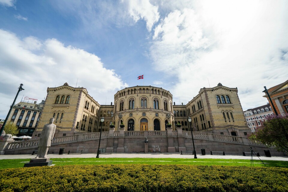Dette bygget rommer noen av landets desidert ivrigste storforbrukere av flyreiser innenlands. I gjennomsnitt var hver og en av de 169 stortingsrepresentantene på én flytur i uka i fjor, viser tall fra Stortingets administrasjon.