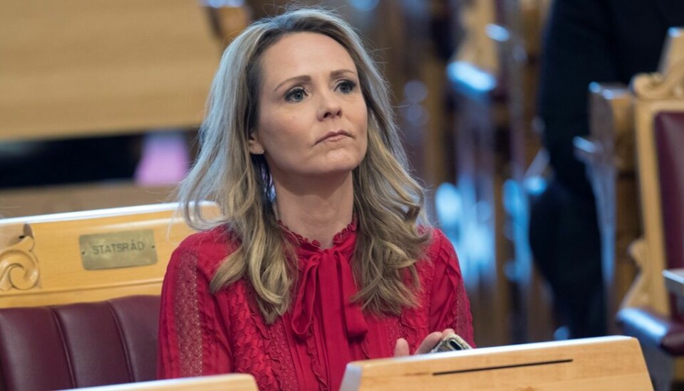 Barne- og likestillingsminister Linda Hofstad Helleland gir SV svar på tiltale om fattigdom. Barne- og likestillingsminister Linda Hofstad Helleland gir SV svar på tiltale om fattigdom.