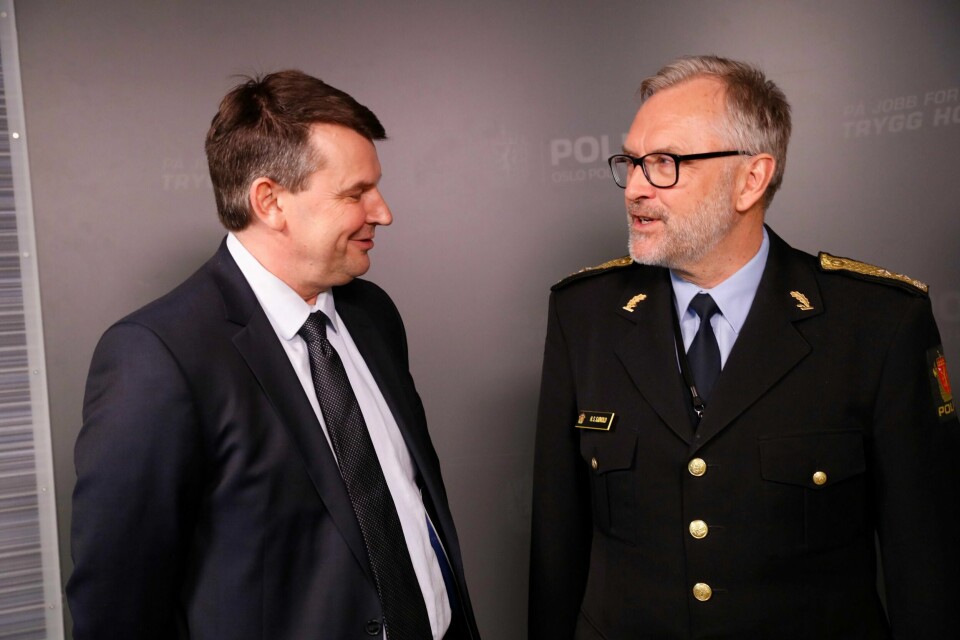 Justisminister Tor Mikkel Wara og politimester i Oslo, Hans Sverre Sjøvold.