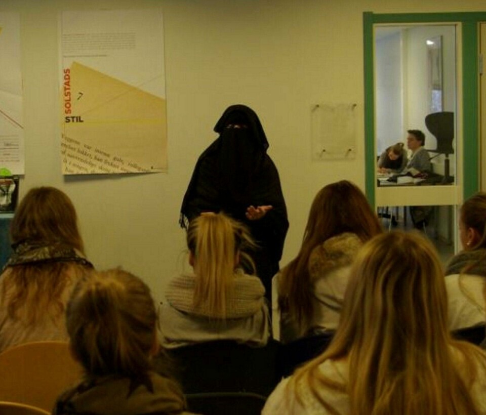 PÅ TURNÉ: Aisha Shezadi ble sendt rundt til skoler i regi av Foreningen Les og Norsk faglitterær forfatter- og oversetterforening. FOTO: HILDE ØSTBY/NFFO