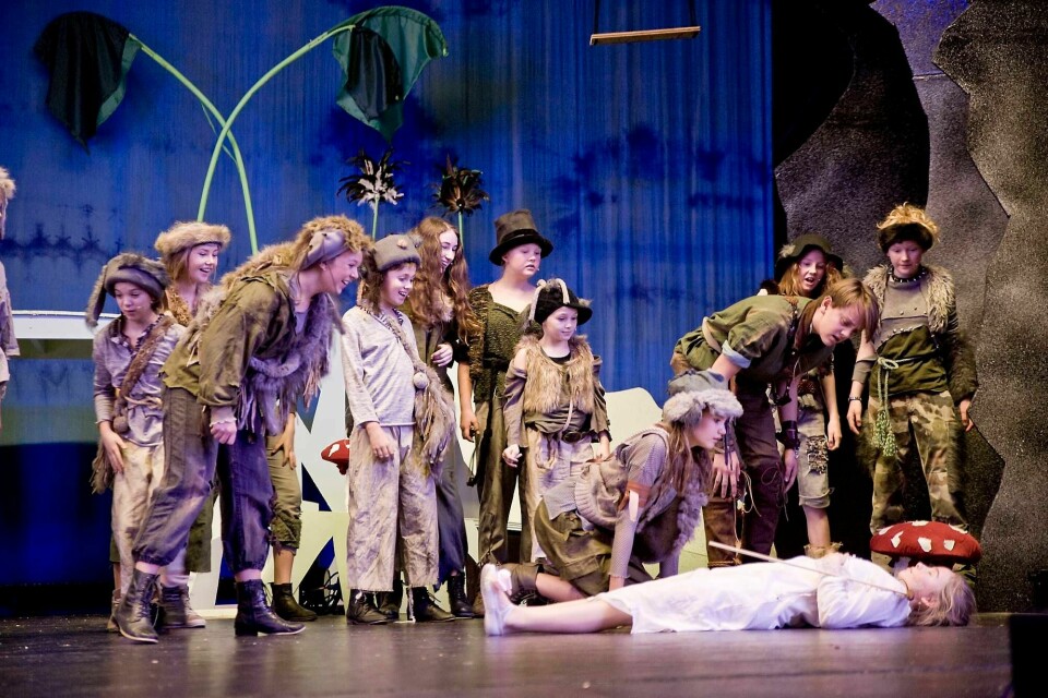 Teaterkråkene har premiere på musikalversjonen av «Peter Pan» i morgen, lørdag. Over 2.800 billetter er allerede solgt. Det er rekord. FOTO: MARIA WAAGAN