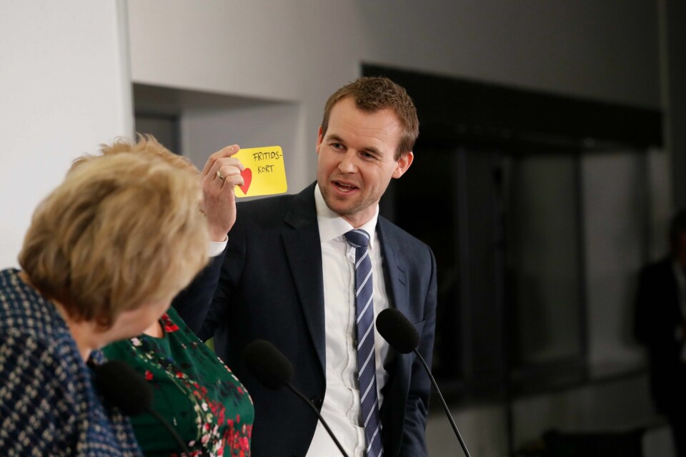 Erna Solberg og Kjell Ingolf Ropstad på partienes pressekonferanse torsdag kveld.