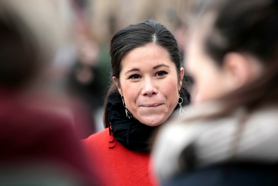 Miljø- og samferdselsbyrås Lan Marie Berg er småskeptisk. Foto: Lise Åserud/NTB scanpix Oslo 20160404.
Byråd for miljø og samferdsel Lan Marie Nguyen Berg (MDG) løser ut den første bysykkelen i årests sesong på Oslo S ved Østbanehallen mandag.
Foto: Lise Åserud / NTB scanpix