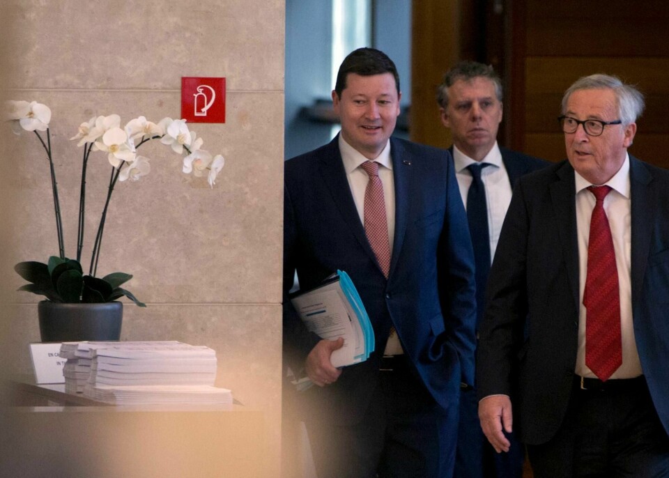 EU-kommisjonens generalsekretær Martin Selmayr (til venstre), her sammen med EU-kommisjonens president Jean-Claude Juncker (til høyre). Foto: Virginia Mayo / AP / NTB scanpix