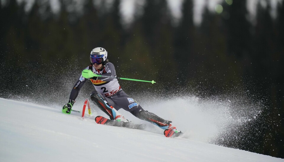 Henrik Kristofferrsen i aksjon i 1. omgang i Åre søndag.