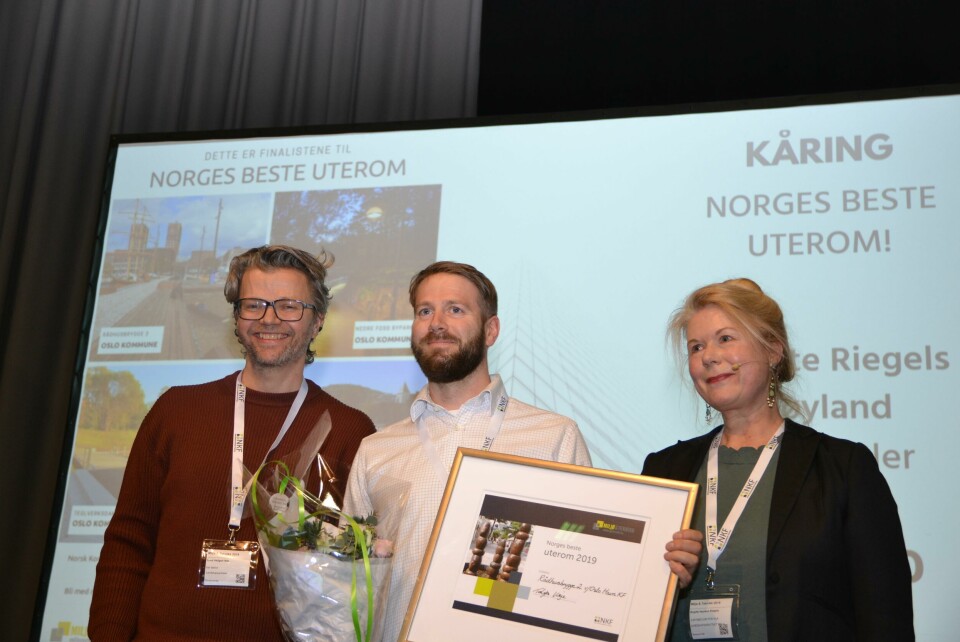 Representanter fra vinneren Oslo kommune og juryleder Birgitte Riegels. Foto: Kjell M. Jacobsen Representanter fra vinneren Oslo kommune og juryleder Birgitte Riegels. Foto: Kjell M. Jacobsen