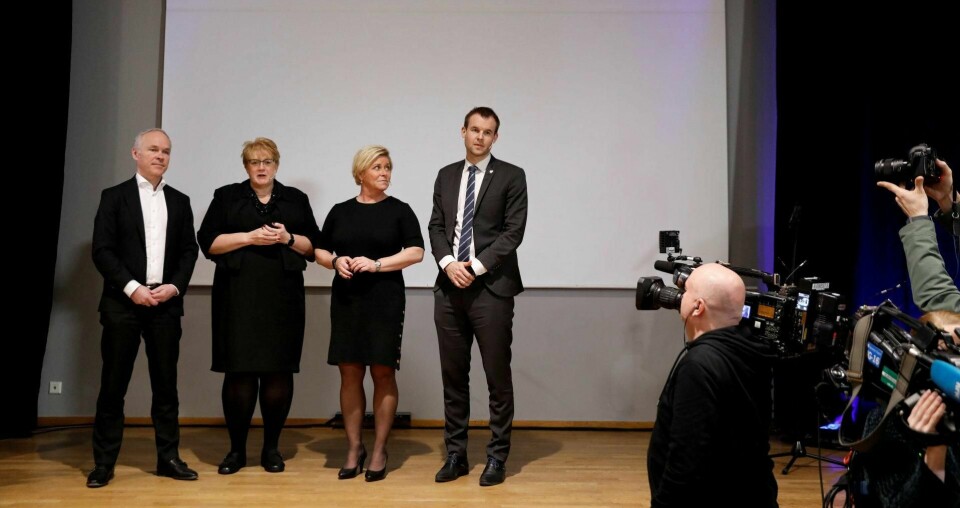 Mulighetsmelding: Regjeringen la i går fram stortingsmeldingen «Muligheter for alle. Fordeling og sosial bærekraft». Siv Jensen (Frp), Trine Skei Grande (V), Jan Tore Sanner (H) og Kjell Ingolf Ropstad (KrF) var til stede. FOTO: OLE BERG-RUSTEN/NTB SCANPIX
