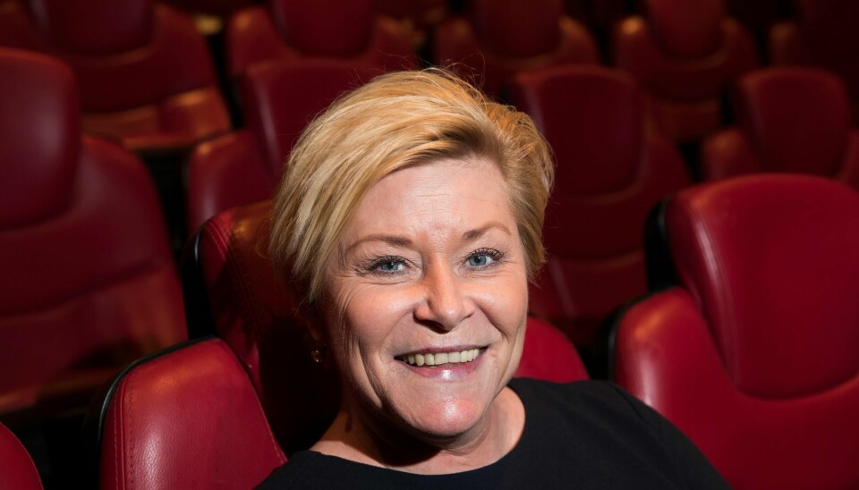 Endringene regjeringen nå gjør, betyr at en ansatt på en kino, ved å bruke hele det nye handlingsrommet, kan ta imot fribilletter og ytelser for inntil 10.000 kroner helt skattefritt, ifølge finansminister Siv Jensen (Frp).