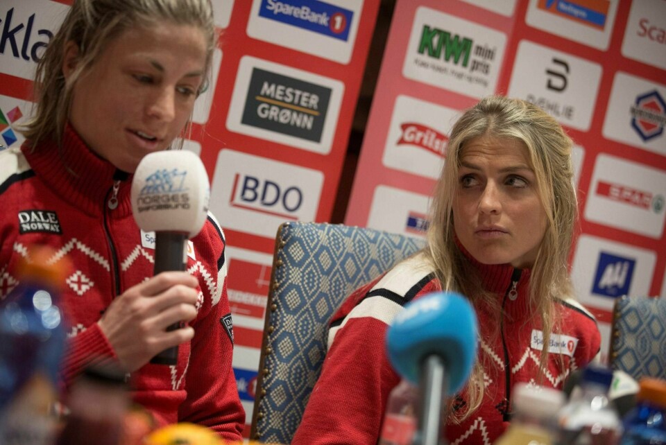 går tremila: Astrid Uhrenholdt Jacobsen og Therese Johaug møtte mediene i Holmenkollen i går. FOTO: TROND REIDAR TEIGEN/NTB SCANPIX