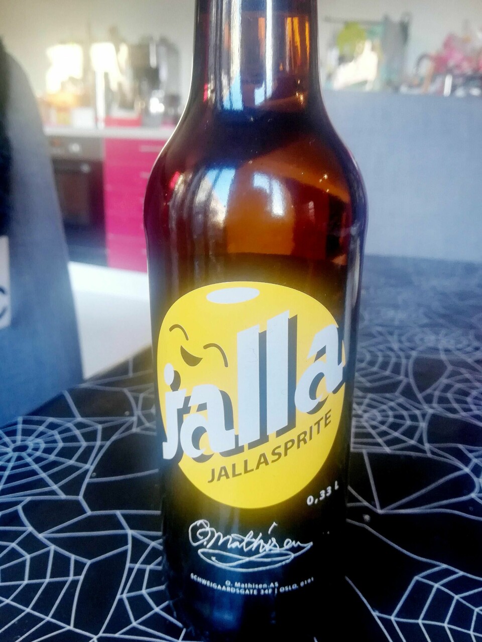 Lokalbrusprodusenten O. Mathisen får ikke kalle sitronbrusen sin verken Jallasprite eller JallaXXXXXX.