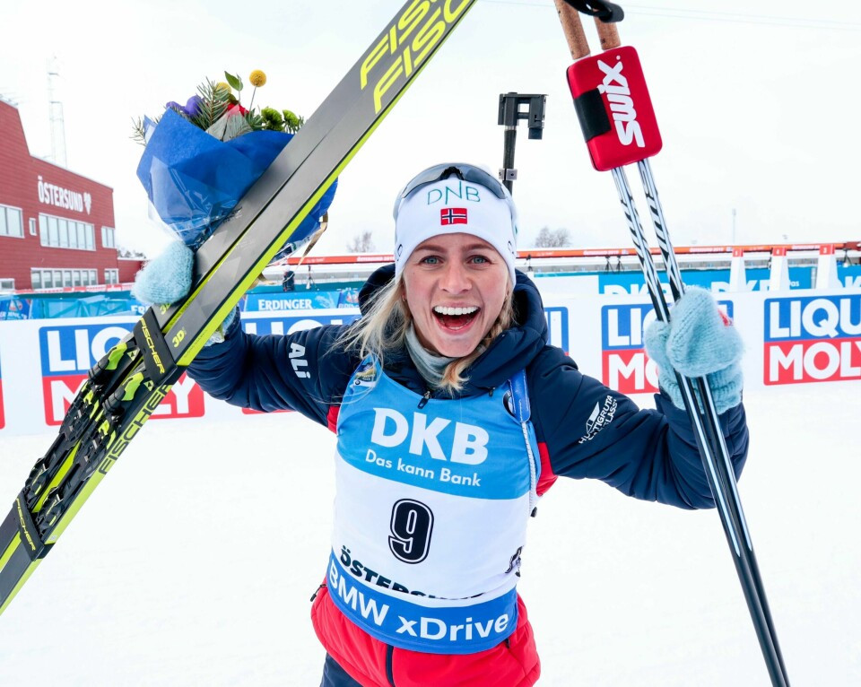 Tiril Eckhoff var strålende fornøyd etter å ha vunnet spurten om VM-sølv søndag.