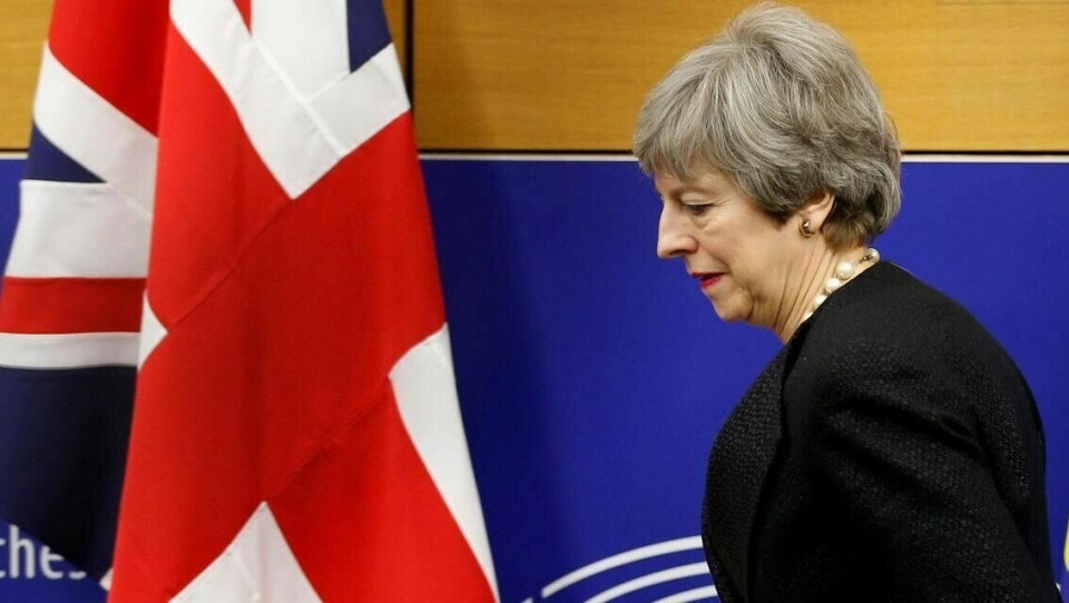 Halvparten av britene ber statsminister Theresa May gå av.
