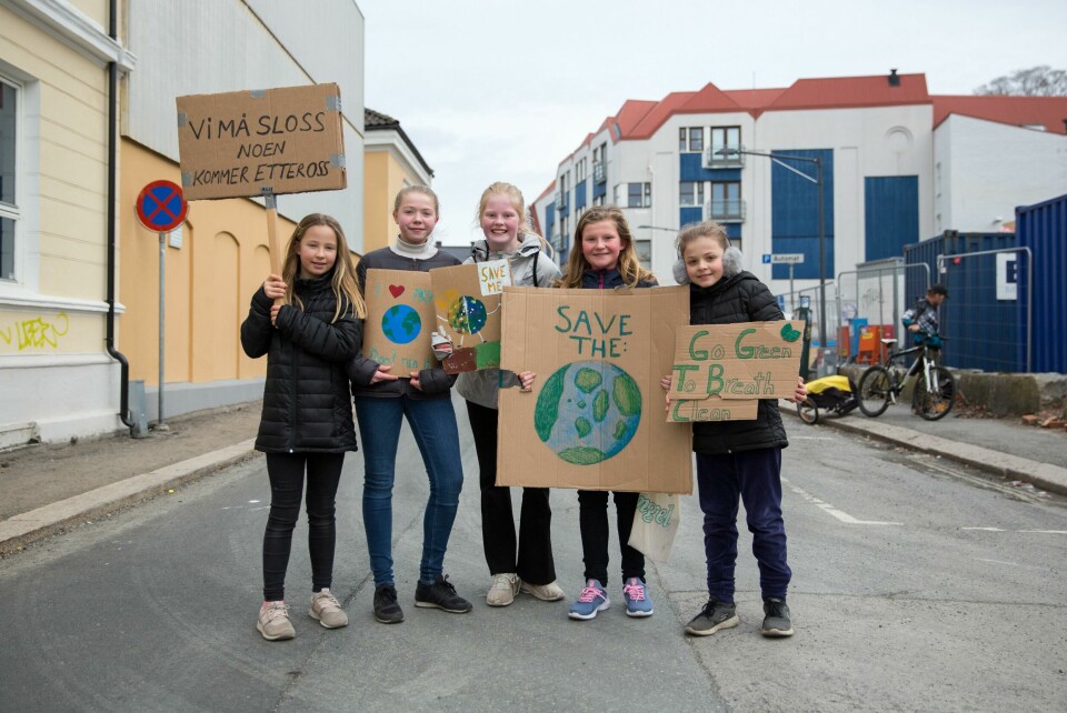 Disse 6. klassingene fra Ramberg skole i Moss var blant dem som demonstrerte i landets gater fredag. Fra venstre: Ella Sofie Syrrist, Alma Olea Hernes Pagander, Iben Lerang-Håland, Lina Lyby og Frida Meum Brede Disse 6. klassingene fra Ramberg skole i Moss var blant dem som demonstrerte i landets gater fredag. Fra venstre: Ella Sofie Syrrist, Alma Olea Hernes Pagander, Iben Lerang-Håland, Lina Lyby og Frida Meum Brede