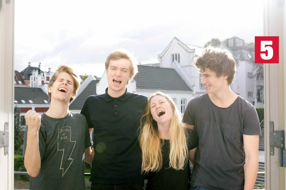 Sløtface innfrir med glitrende poppunk og originale betraktninger på «Try Not To Freak Out». Foto: Christoffer Lund
