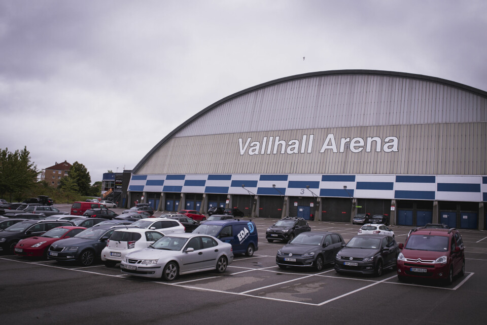Vålerenga har leid 470 parkeringsplasser på Valle Hovin og ved Vallhall i forbindelse med åpningen av ny stadion til helgen, men det koster dyrt å parkere. Vålerenga har leid 470 parkeringsplasser på Valle Hovin og ved Vallhall i forbindelse med åpningen av ny stadion til helgen, men det koster dyrt å parkere.