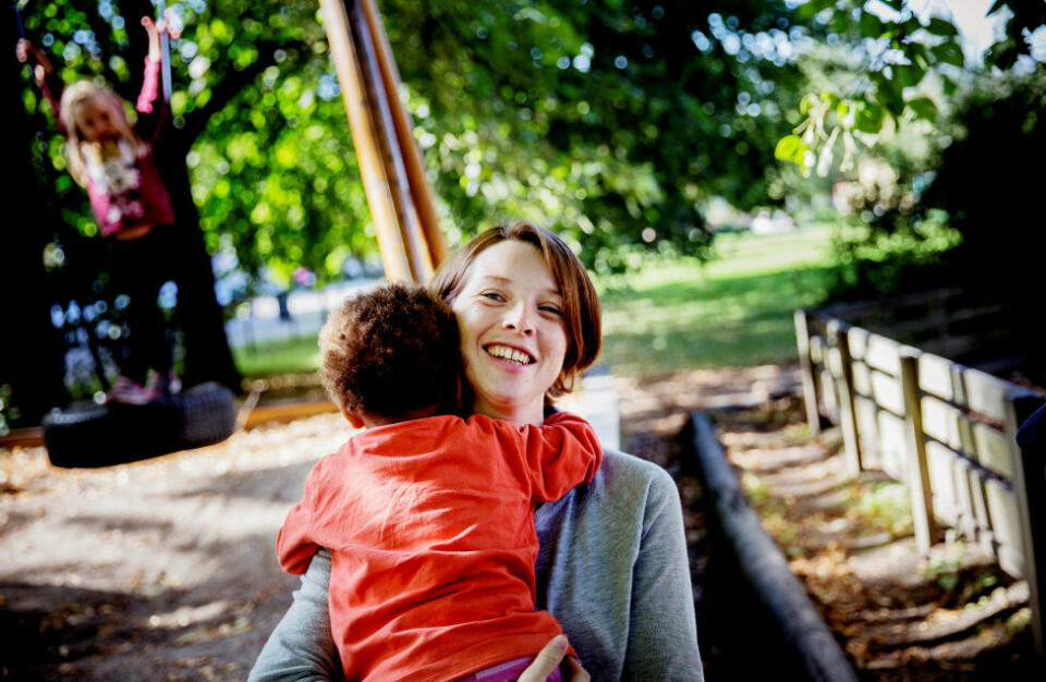 På Torshov: Margit Prestholt er både mamma til to små gutter – og pedagogisk leder i Askeladden barnehage i bydel Sagene. Siden hun også bor i bydelen vil hun fra nyttår få gratis kjernetid for femåringen. På Torshov: Margit Prestholt er både mamma til to små gutter – og pedagogisk leder i Askeladden barnehage i bydel Sagene. Siden hun også bor i bydelen vil hun fra nyttår få gratis kjernetid for femåringen.