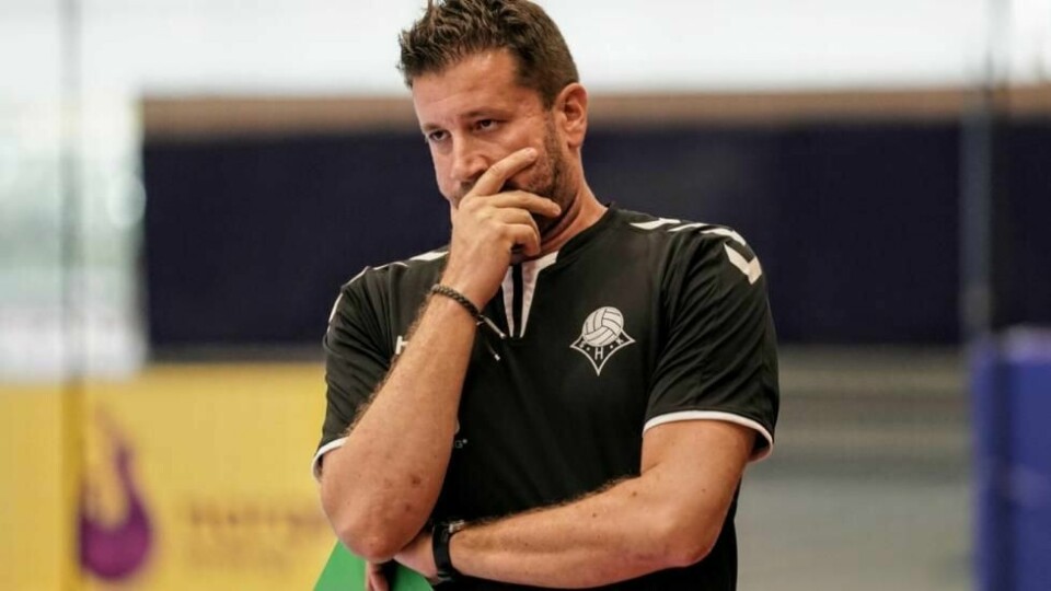 Sandnes-trener Dalibor Sedjak måtte se at laget hans gikk på sesongens andre strake tap. Foto: Roy Storvik