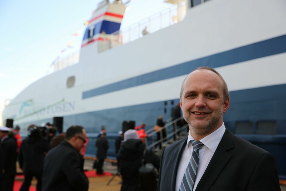 Øyvind Lund, administrerende direktør i Bastø Fosen, mener det ikke var uforsvarlig å seile over fjorden da lastebilvelten skjedde. Bastø IV og Bastø Vi ble døpt i Horten torsdag. De to nye fergene til Bastø Fosen kjører Moss-Horten med 200 biler og 600 passasjerer. FOTO: ELISABETH SKOVLY'
Direktør Øyvind Lund i Bastø Fosen