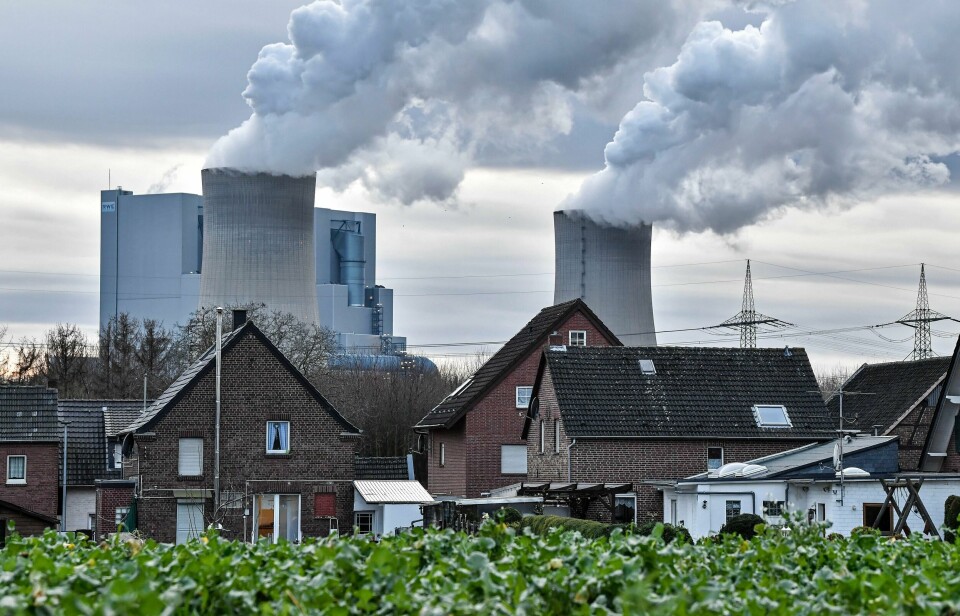 Brunkull er den skitneste typen kull med de største CO2-utslippene. I Tyskland er det mye av den som her i Bergheim utenfor Köln. Om 18 år skal Tyskland ha kuttet ut kullet fullstendig. Foto: Martin Meissner/Ntb scanpix