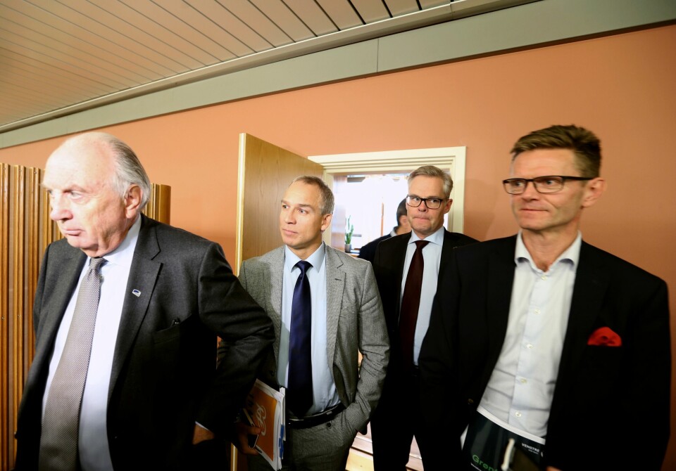 Svein Flåtten (t.v., H), Hans Olav Syversen (KrF), Hans Andreas Limi (Frp) og Terje Breivik (V) møtes trolig på nytt torsdag for å fortsette forhandlingene om statsbudsjettet for 2017. Svein Flåtten (t.v., H), Hans Olav Syversen (KrF), Hans Andreas Limi (Frp) og Terje Breivik (V) møtes trolig på nytt torsdag for å fortsette forhandlingene om statsbudsjettet for 2017.