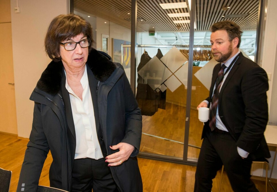 Arbeids- og sosialminister Torbjørn Røe Isaksen og arbeids- og velferdsdirektør Sigrun Vågeng ønsker å drøfte hvordan informasjonsutveksling mellom Riksadvokaten, Arbeids- og velferdsdirektoratet og Trygderetten bør håndteres fremover.