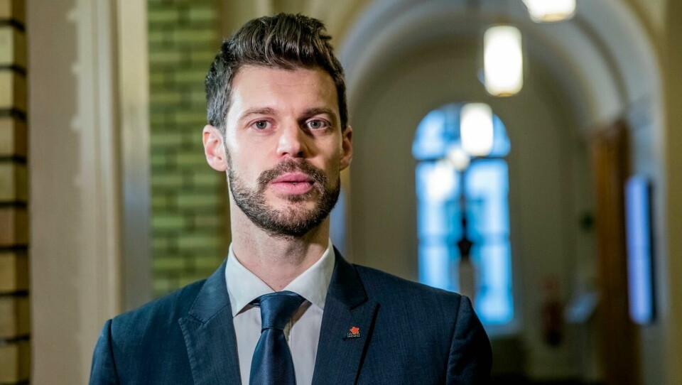 Rødts leder Bjørnar Moxnes. Oslo 20191127. Bjørnar Moxnes (Rødt) før finansdebatten i Stortinget der også mistillitsforslaget fra Rødt mot arbeidsminister Anniken Hauglie (H) blir tatt opp.Foto: Stian Lysberg Solum / NTB scanpix