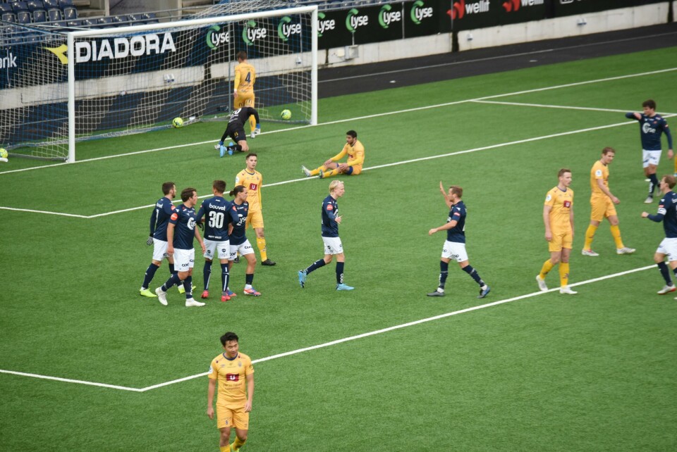 Harald Nilsen Tangen satt inn 2-1 for Viking. Foto: Kristoffer Knutsen Harald Nilsen Tangen satt inn 2-1 for Viking. Foto: Kristoffer Knutsen