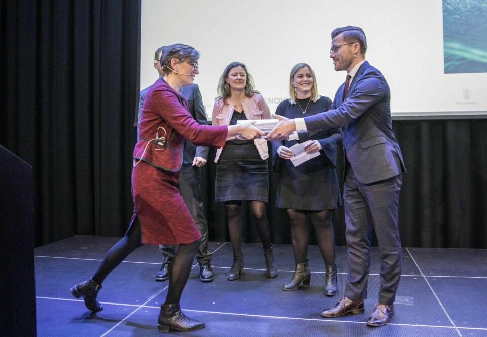 «Klimakur 2030» blir presentert og overrakt klima- og miljøminister Sveinung Rotevatn i Oslo. Foto: Ole Berg-Rusten/NTB scanpix