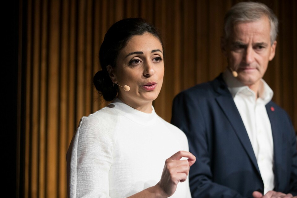 Hadia Tajik, landets nye arbeids- og sosialminister, er den eneste ved kongens bord som har bakgrunn fra et annet land. .