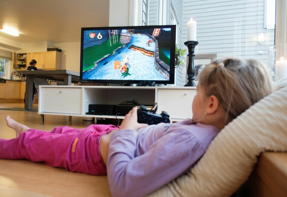 Svensk professor har utviklet en femstegsmetode for å få unger til å slutte å spille Playsation, og den er ikke ulik den metoden FBI bruker når de forhandler med gisseltakere.