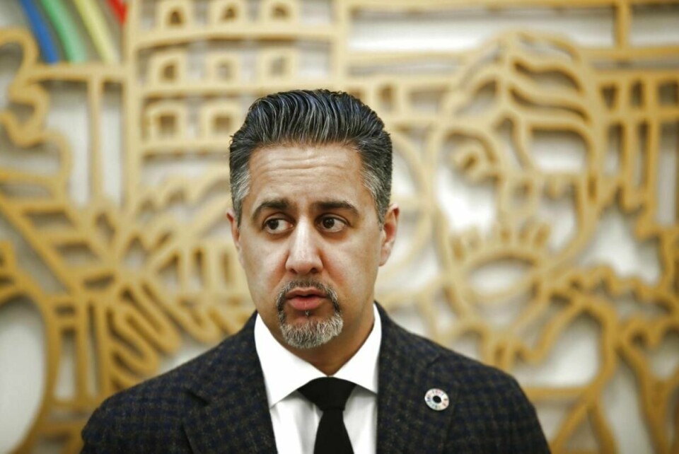 Kulturminister Abid Raja (V) vil gi frivillige organisasjoner albuerom ved å la dem beholde statlige tilskudd. Han jobber også med en krisepakke til frilansere i kulturlivet, som er hardt rammet av koronakrisen.