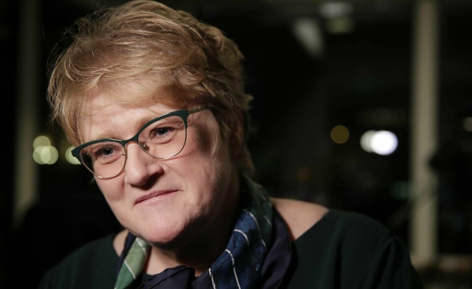 Trine Skei Grande fortsetter som venstreleder inntil partiet får avholdt sitt årsmøte i løpet av høsten.
