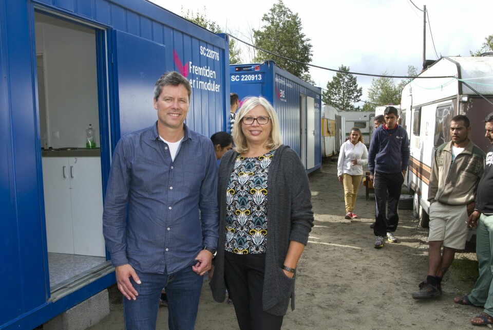 Per Christian Skauen i Kirkens Bymisjon og Ingunn Skaara fra Blå Kors var tilstede når romfolket fikk tilgang til vannklosetter og dusjkabinetter for noen år siden. Per Christian Skauen i Kirkens Bymisjon og Ingunn Skaara fra Blå Kors var tilstede når romfolket fikk tilgang til vannklosetter og dusjkabinetter for noen år siden.